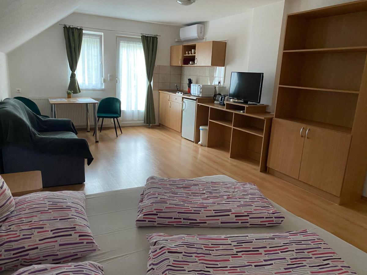 Апартаменти Bonita Apartmanhaz Залакарош Екстер'єр фото